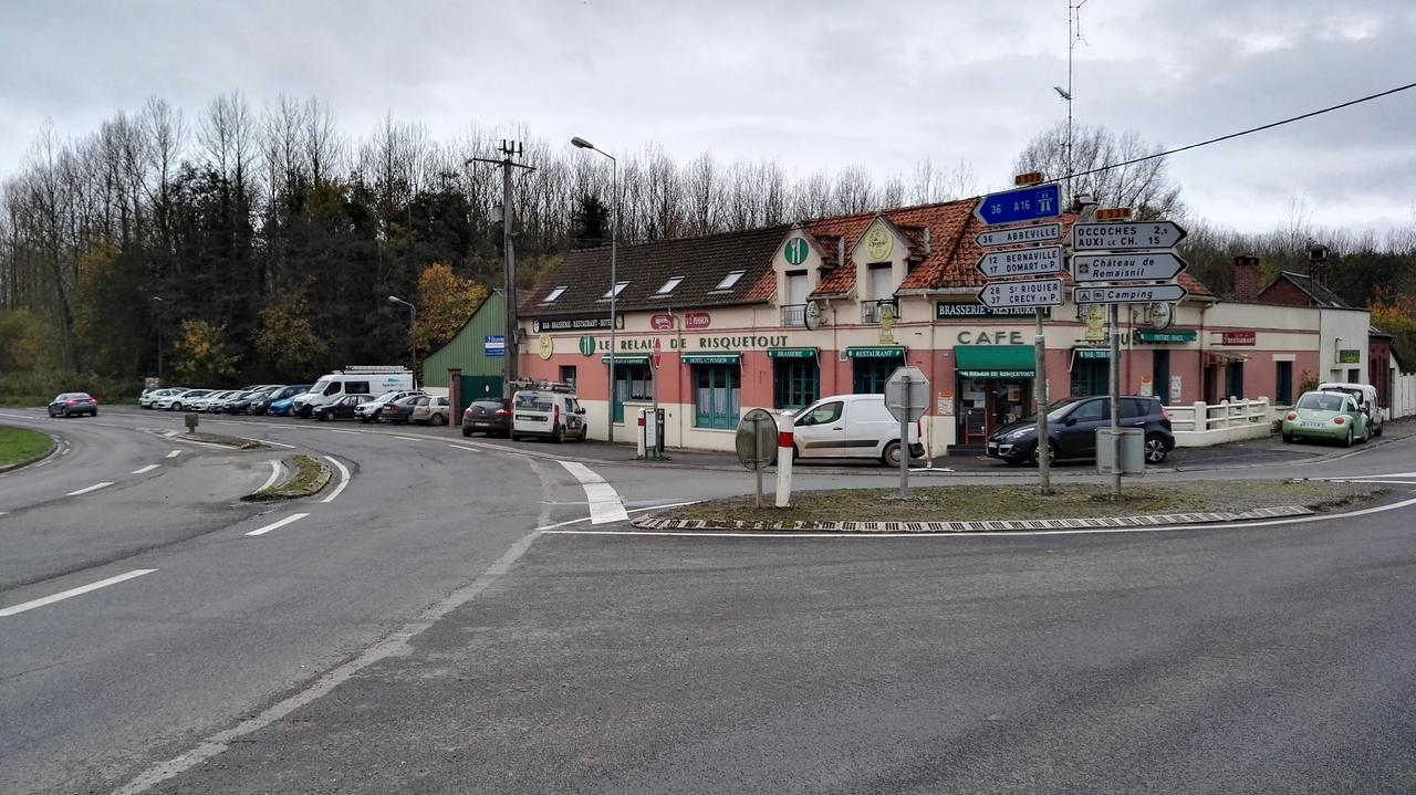 Le Relais De Risquetout Hem-Hardinval Eksteriør billede